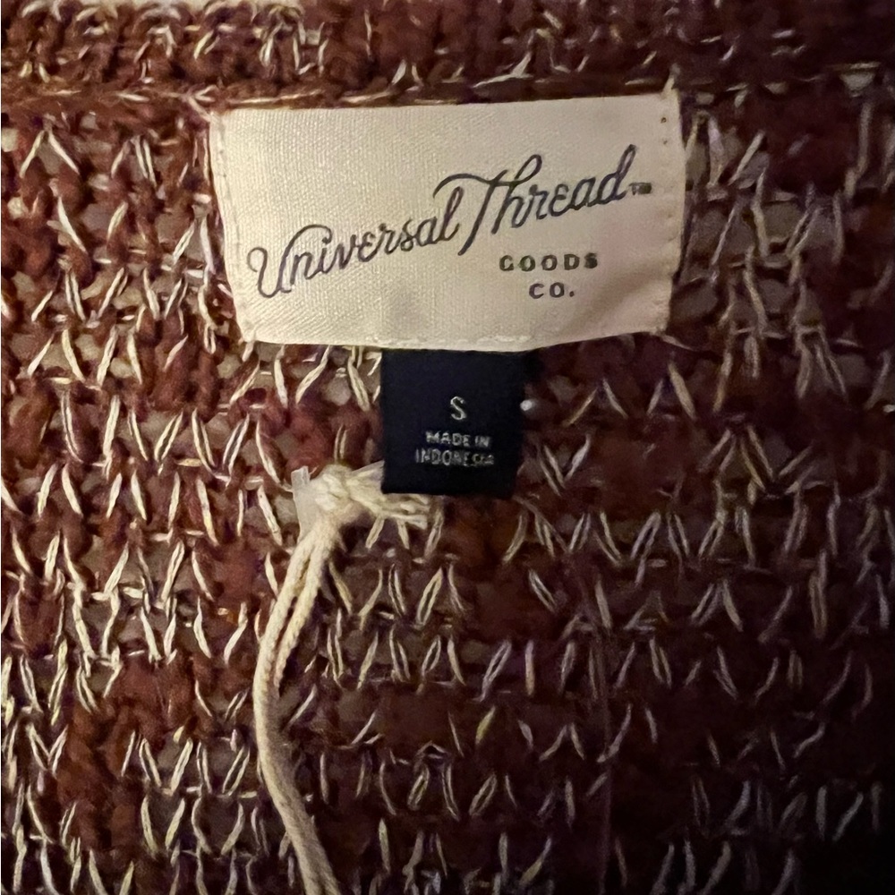 Universal  Threads Sweater - Picture 2 of 2